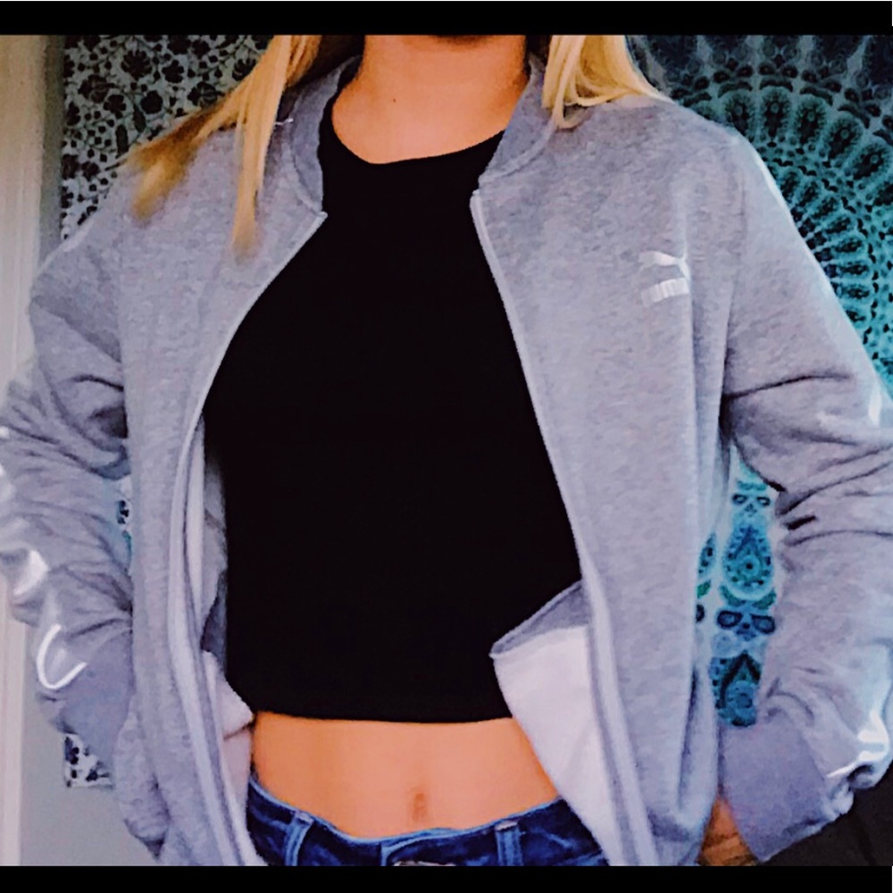 PUMA GRAY ZIP UP JACKET✨